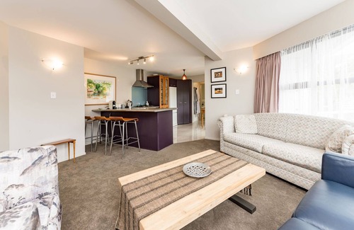 Paihia Apartment | Luxury Paihia Apartment with optional Detached Cabin