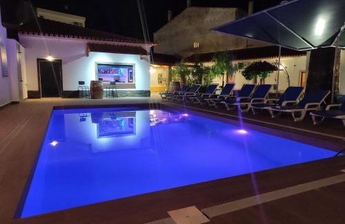 Reguengos de Monsaraz Bed & Breakfast | Luxury Palm Suites