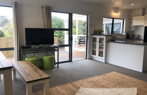 Mairangi Bay House | Luxury Paradise by the Sea