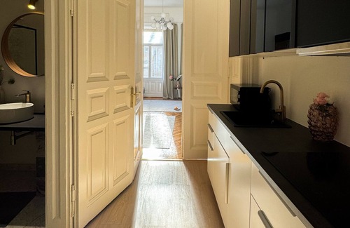 Ujlipotvaros Apartment | Luxury Paris Style apartment in heart of Budapest