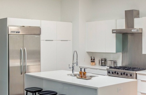 West Town Apartment | Luxury Penthouse Loft - Heart of Fulton Market