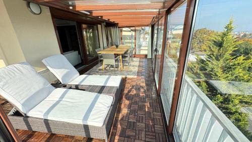 Szemlohegy Apartment | Luxury Penthouse on Rosehill with free garage -240sqm