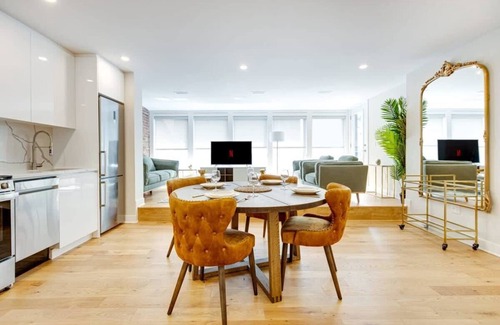 Downtown Montreal Apartment | Luxury Penthouse w/Rooftop Patio & Parking - 8