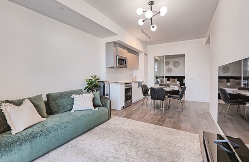 Parkdale Apartment | Luxury penthouse with a beautiful view, 3 bedrooms, private balcony, and more.