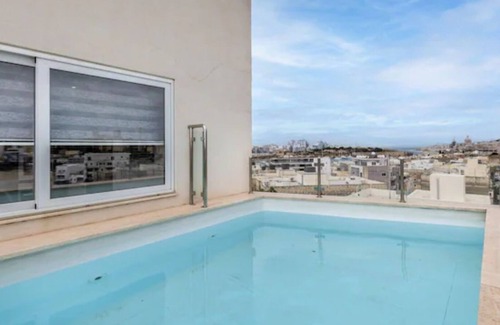 Ta' Xbiex Apartment | Luxury Penthouse with Pool and Seaview in Ta Xbiex Malta