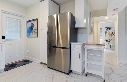 Riviera Bay House | Luxury Pool/KING Bed/Modern/Cozy St. Pete Tampa Beach Getaway