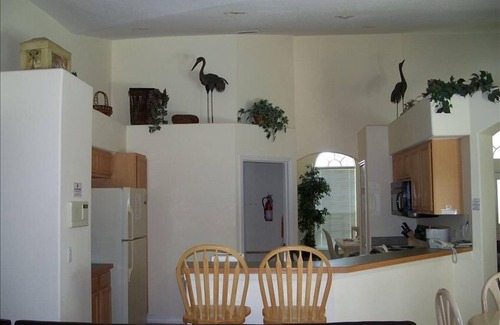 Greater Groves House | Luxury Pool Villa 4BR/3BA South Facing, Privacy, 10min Disney