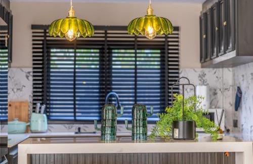 South Pattaya Villa | Luxury Pool Villa Jomtien-1 Min to Beach