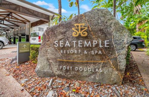Port Douglas Apartment | Luxury Port Douglas beachside 3 Bedroom Sea Temple Apartment with Private roof terrace