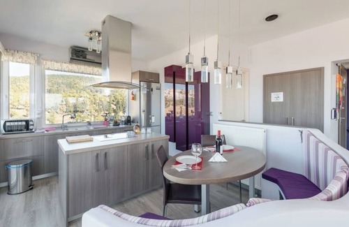 Thessaloniki Apartment | LUXURY PRESIDENTIAL SUITE WITH AMAZING CITY VIEW FREE PRIVATE PARKING