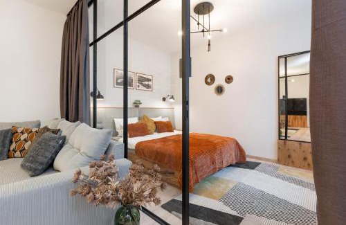 Inner City Budapest Apartment | Luxury Presidential Suite in The Absolute Center