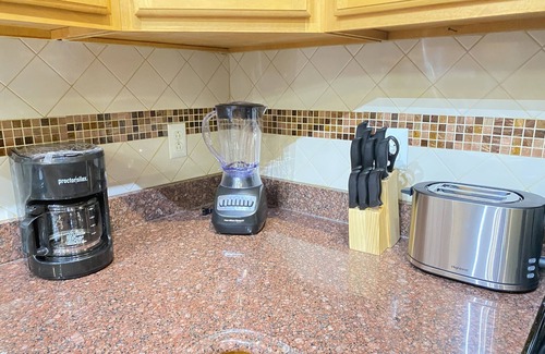 West Side Apartment | Luxury private apt/free wifi/Prkng/Close to NYC