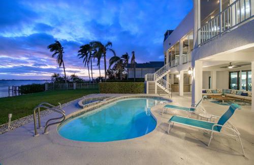 Bayshore Gardens House | Luxury Private Beachfront Retreat Pool Game Room