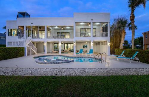 Bayshore Gardens House | Luxury Private Beachfront Retreat Pool Game Room