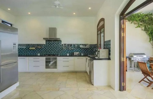 Wichit Villa | Luxury Private Beachfront Haileng Villa