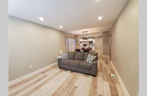 Niagara Falls House | Luxury Private Home in the Heart of Niagara Falls