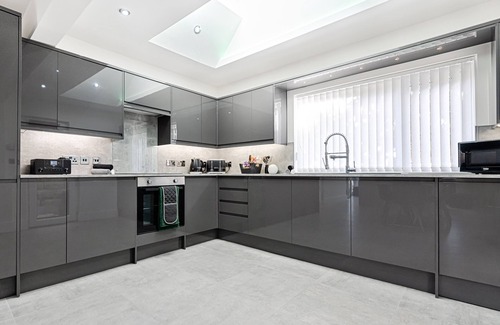 Mumbles House | Luxury Property with Hot Tub and Sea Views