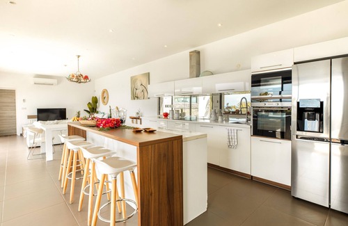 Indigo Bay House | luxury quiet 2 bedrooms private pool breathtaking view