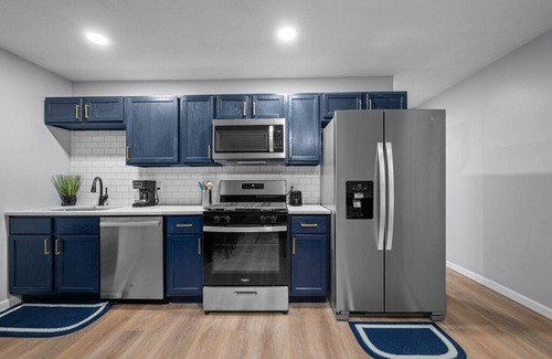 Davenport Apartment | Luxury Renovated 2 Bedroom Apt