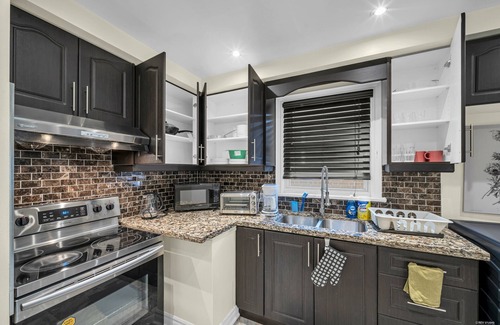 Newtonbrook House | Luxury Renovated 3 Bedroom Home in North Yorkn