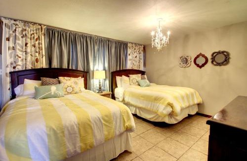 New Braunfels House | Luxury Rental with a Swimming Pool Perfect for Large Groups near Gruene, Texas