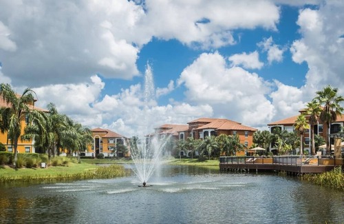 Sarasota Condo | Luxury resort-style 2 Br 2 Bath, pool, tennis court, parking, gym
