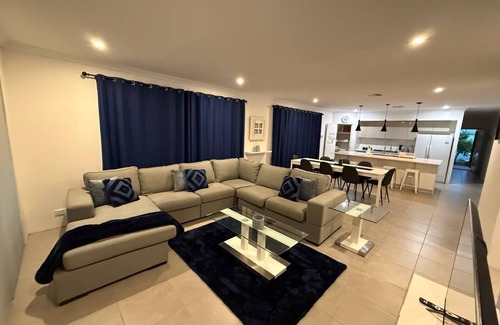 Bullsbrook House | Luxury Retreat in The Vines – Golf, Wineries & Relaxation at Your Doorstep