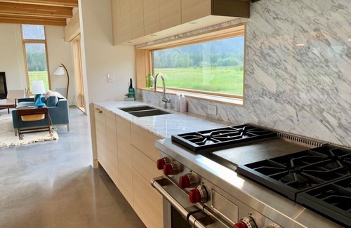 Pemberton Meadows House | Luxury Retreat in the Pemberton Meadows Valley