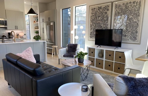 Galindo House | Luxury retreat near downtown and everything cool in Austin