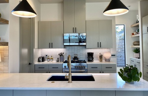 Galindo House | Luxury retreat near downtown and everything cool in Austin