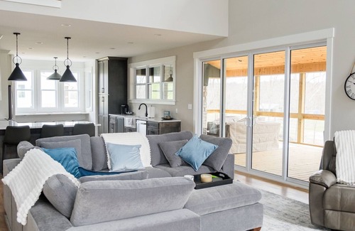 Clarkson House | Luxury Retreat near Mammoth Cave!