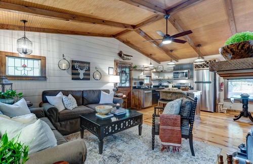 Ellijay Cabin | Luxury Retreat Overlooking the 11th Tee at Whitepath Golf Course in Ellijay