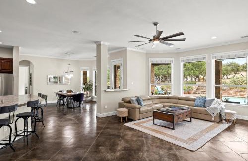 Dripping Springs House | Luxury Retreat, POOL, Views, Pets OK, Sleeps 14
