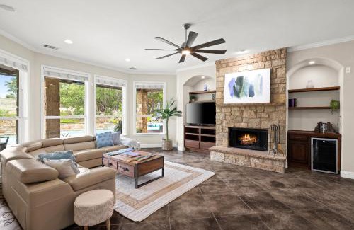 Dripping Springs House | Luxury Retreat, POOL, Views, Pets OK, Sleeps 14