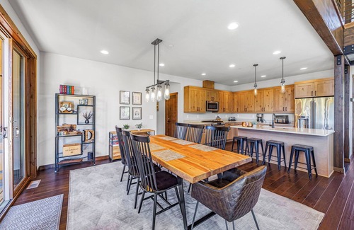 Cle Elum House | Luxury Retreat -Walk to Nelson Farm-5 Mins Lake Cle Elum + Unwrap Your Bonus