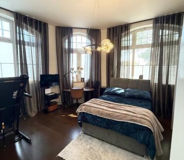 South Richmond Apartment | Luxury Richmond flat next to Richmond Park
