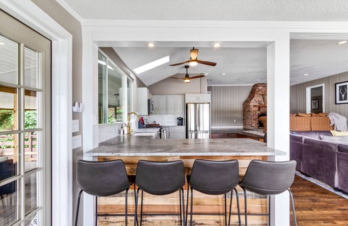 Salunga Cottage | Luxury River Front Cottage With Hot Tub & Spectacular Views