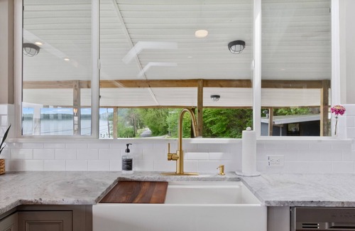 Salunga Cottage | Luxury River Front Cottage With Hot Tub & Spectacular Views