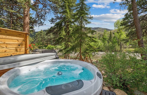 Rustic Cabin | Luxury Riverfront cabin with a HOT TUB! No cleaning fees!