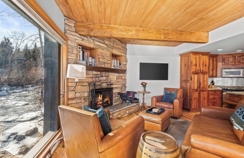 Aspen Condo | Luxury Riverfront duplex, spacious deck w/grill, 2 desks, heated Pool, hot tubs
