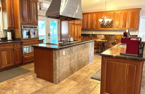 Hatch Cabin | LUXURY RIVERFRONT RETREAT: PET FRIENDLY: BRYCE/ZION, RAFTING, FISHING, HIKING