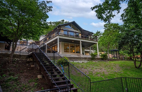Canyon Lake House | Luxury Riverfront Villa With Firepit & Gameroom!