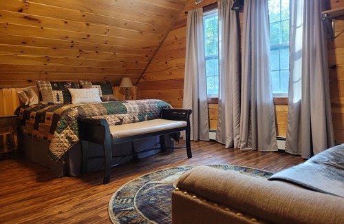 Abbot Cabin | Luxury Riverside Lodging cozy comfort in Abbot Maine 15 mins to Moosehead Lake