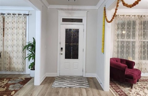 Auburn House | Luxury Room