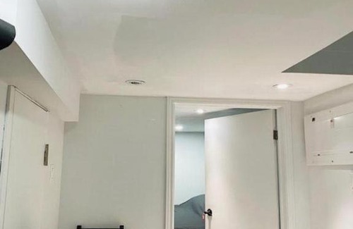 Old East York Apartment | Luxury Room VI East York Space Share Toronto Canada