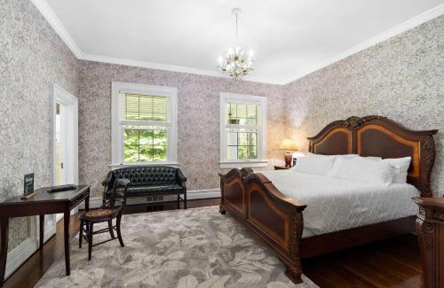 Arcadia Bed & Breakfast | Luxury Rooms at WestWind Estate