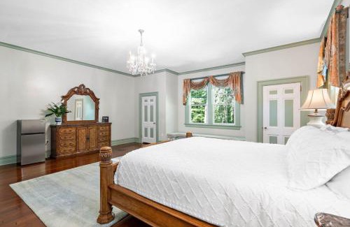 Arcadia Bed & Breakfast | Luxury Rooms at WestWind Estate