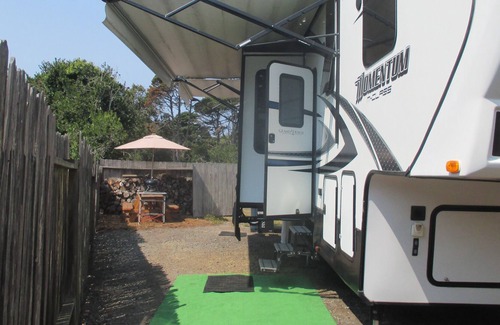 Fort Bragg House | Luxury RV 1/4 mile from the beach and MacKerricher State Park.