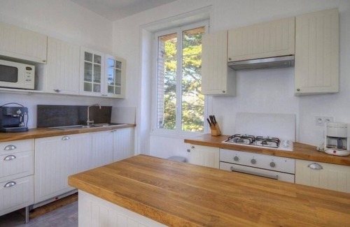 Tharon-Plage Cottage | Luxury Seaside Gîte with Balcony, Parking, and Baby Equipment