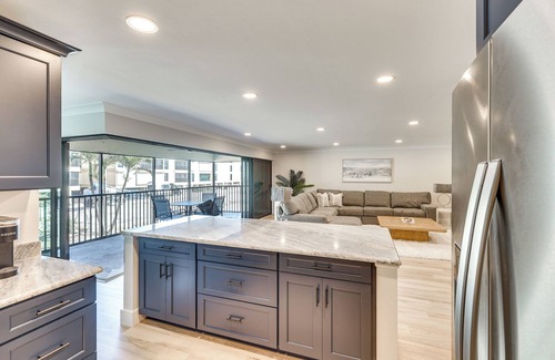 Sanibel Apartment | Luxury Sanibel Condo w/Ocean View: Steps to Beach